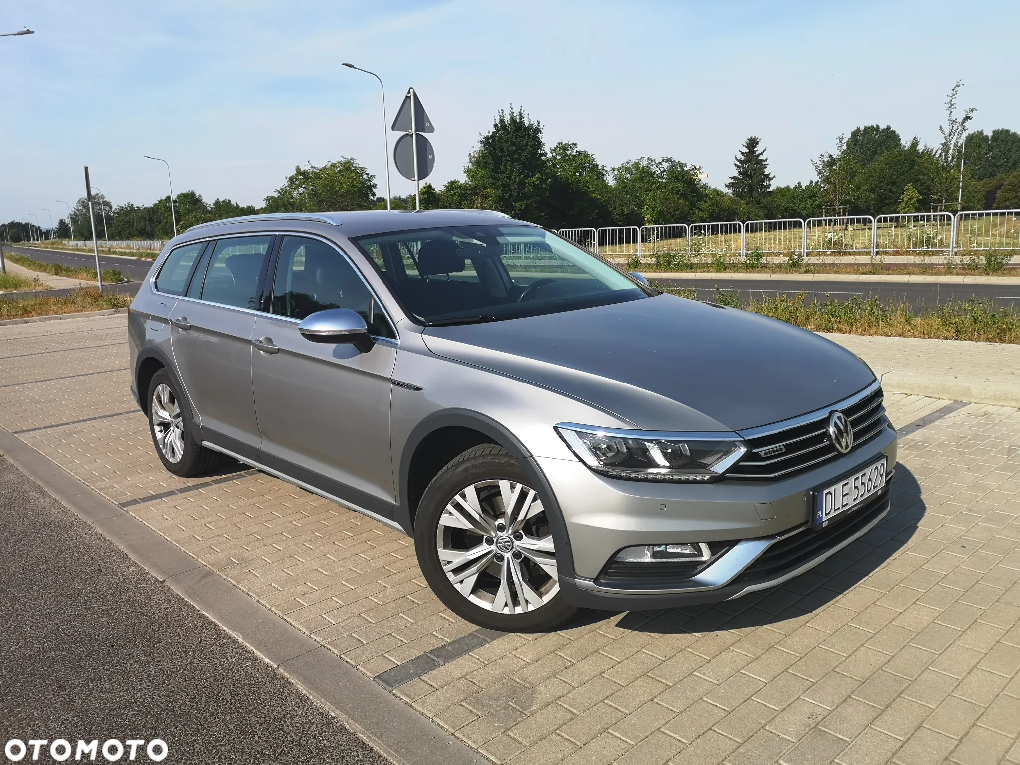 Volkswagen Passat - 2