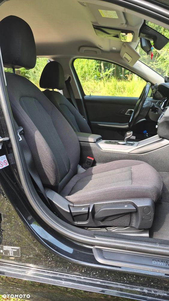BMW Seria 3 318i Advantage - 19