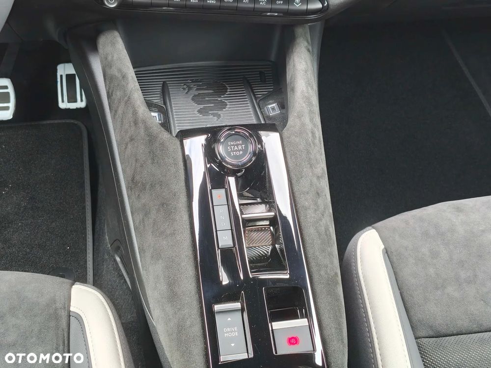 Alfa Romeo Junior 1.2 mHEV Sport Speciale eDCT - 14