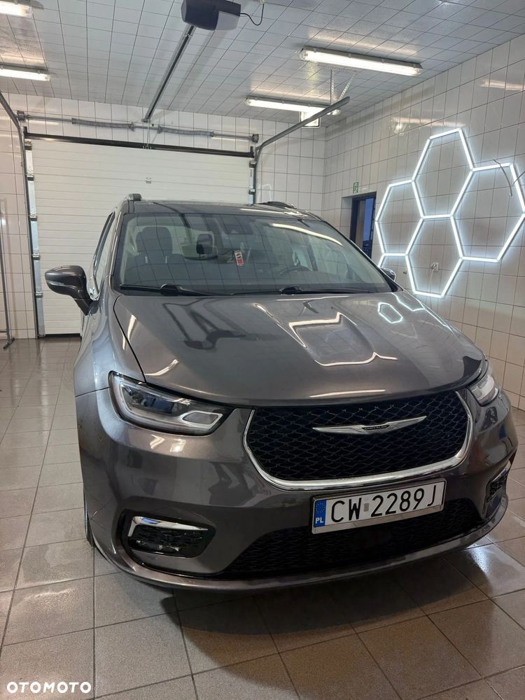 Chrysler Pacifica - 15