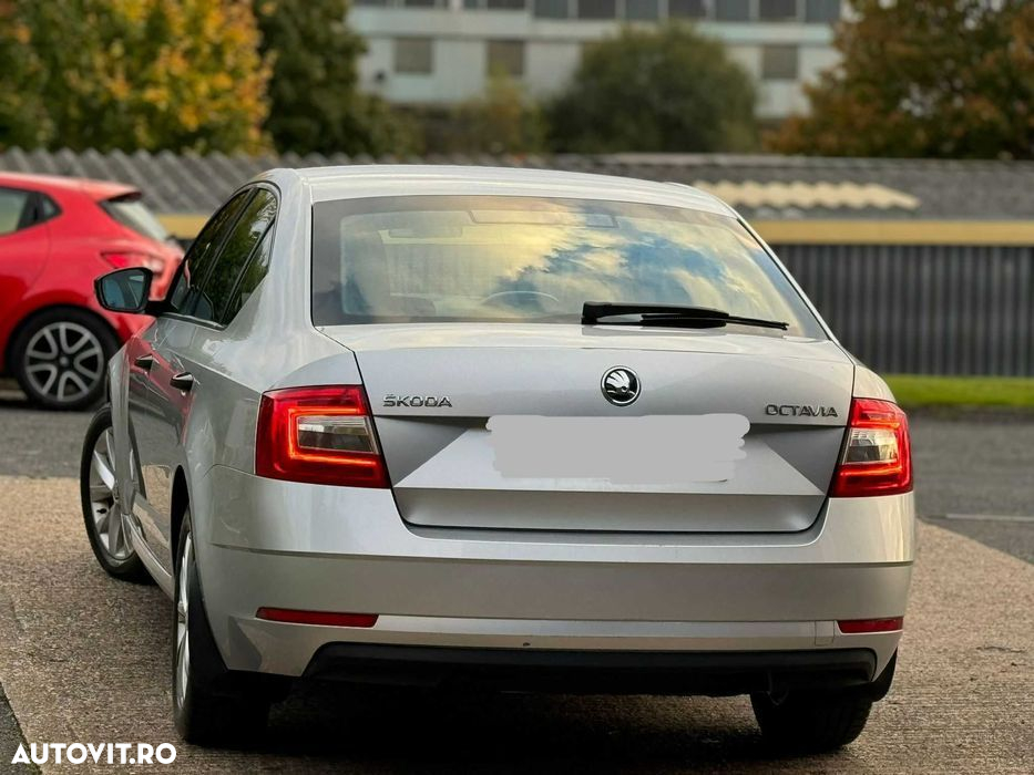 Dezmembrez Skoda Octavia 2.0, 2017, cutie viteze automata, culoare gri - 3