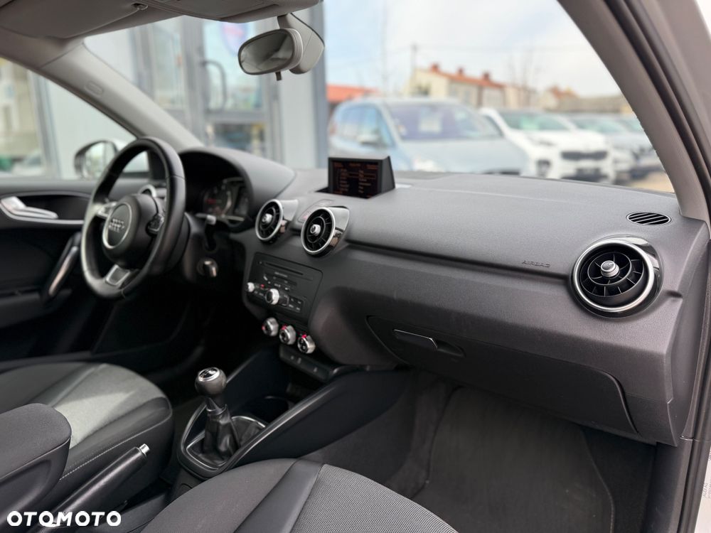 Audi A1 Sportback 1.6 TDI Attraction - 21