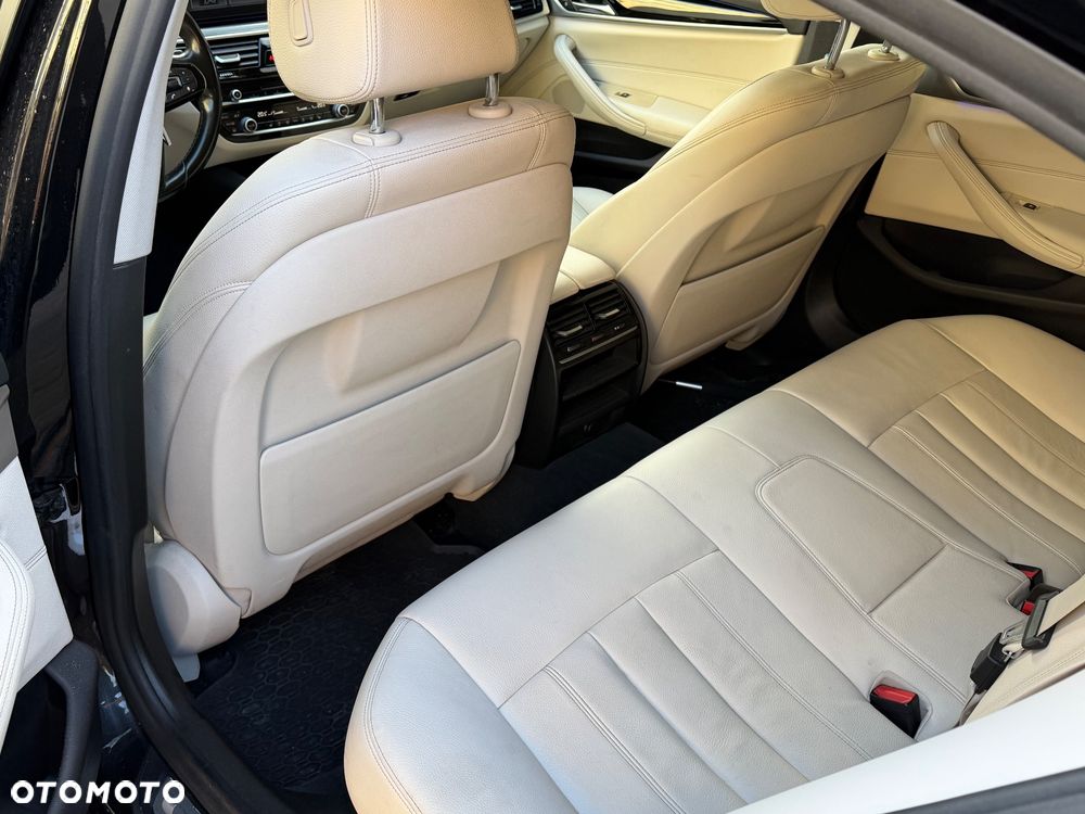 BMW Seria 5 520d Efficient Dynamics Sport - 8