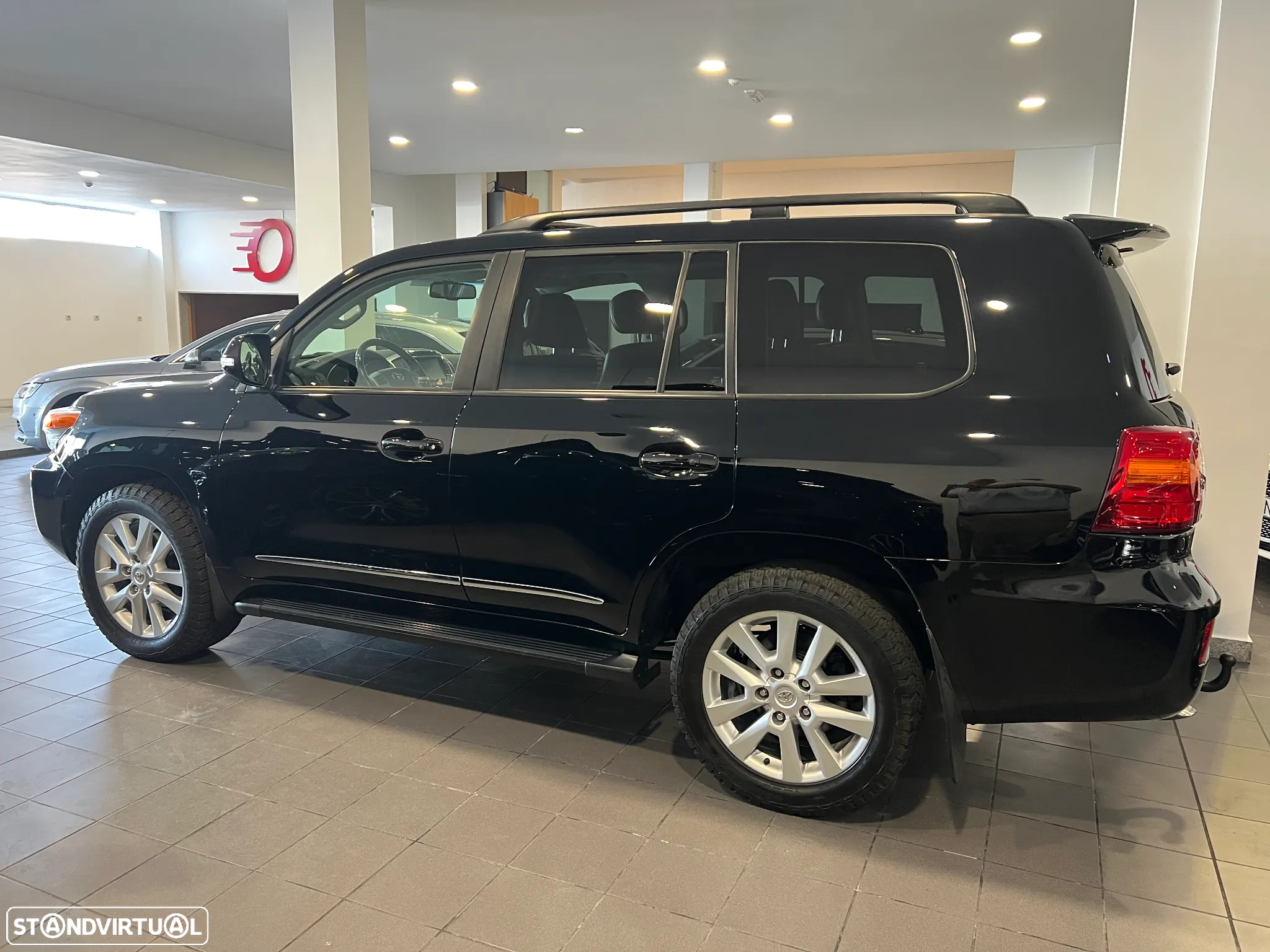 Toyota Land Cruiser V8 D-4D Auto Executive - 14