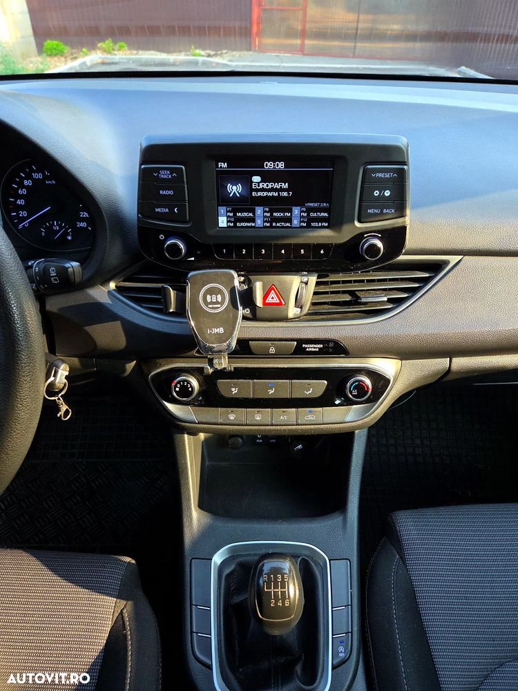 Hyundai i30 1.4 MPi 5DR M/T ISG Comfort - 3