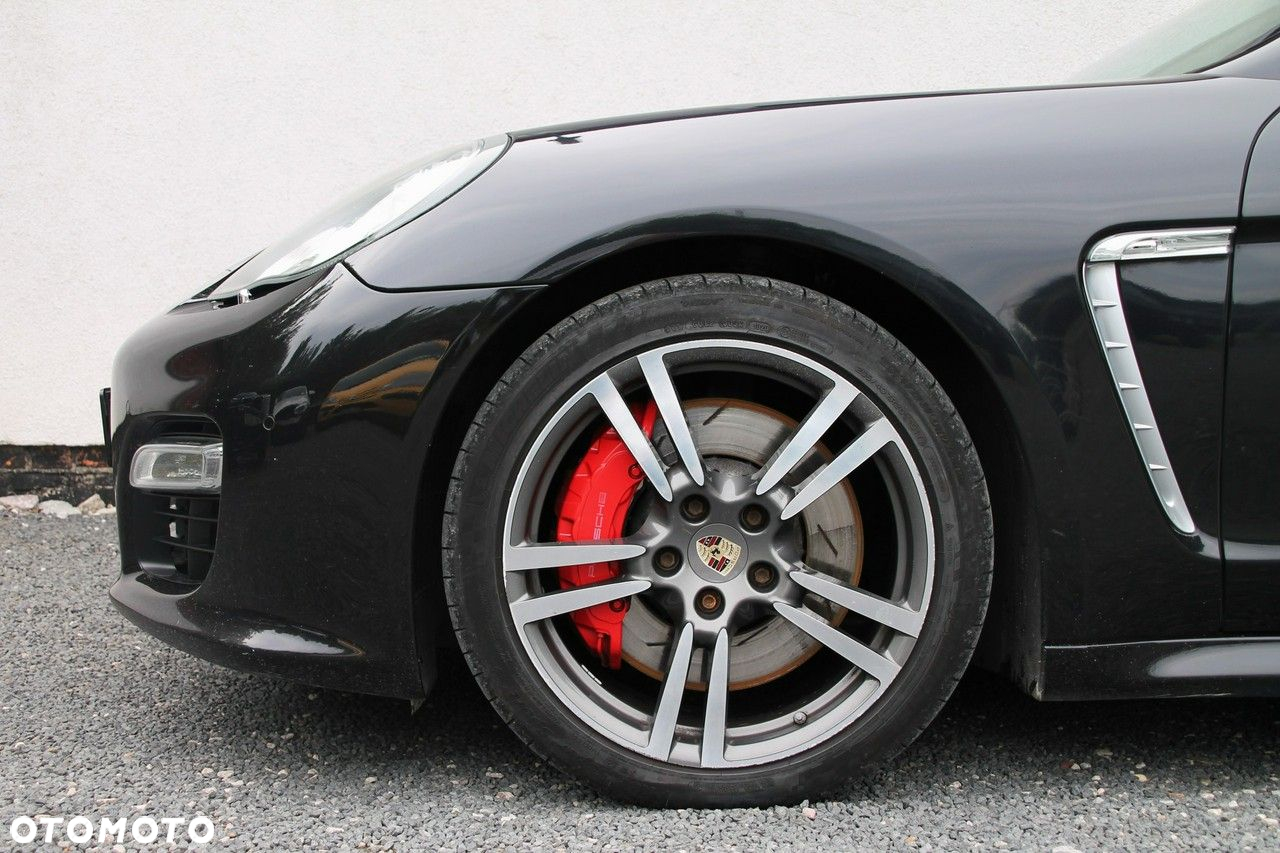 Porsche Panamera Turbo PDK - 6