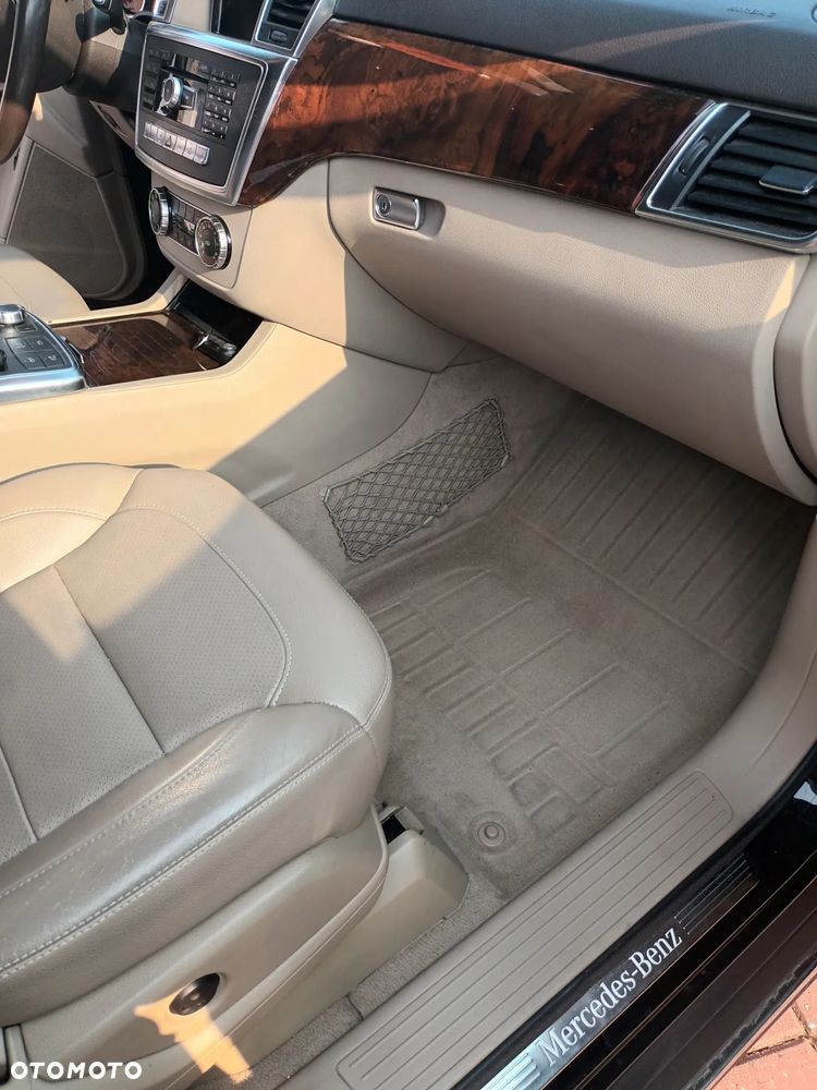 Mercedes-Benz ML 350 BlueTec 4-Matic - 5