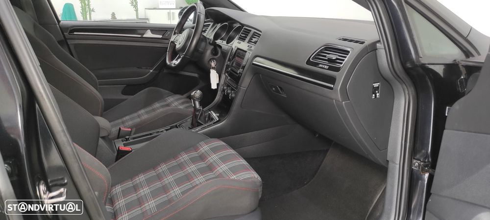 VW Golf - 7