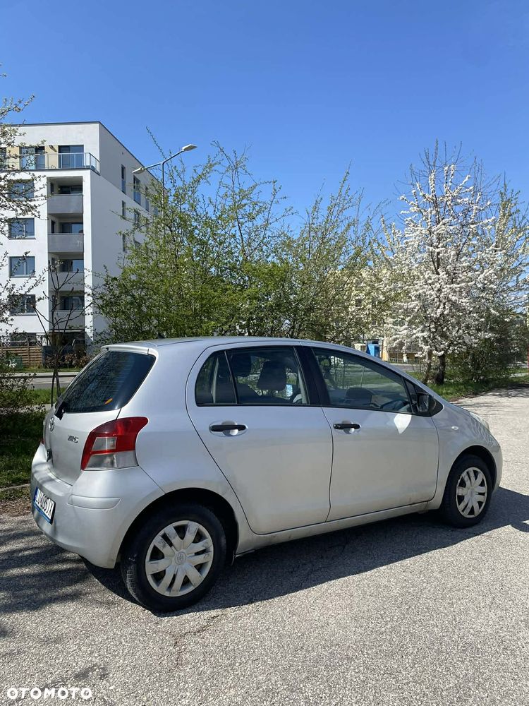 Toyota Yaris 1.0 Entry EU5 - 4
