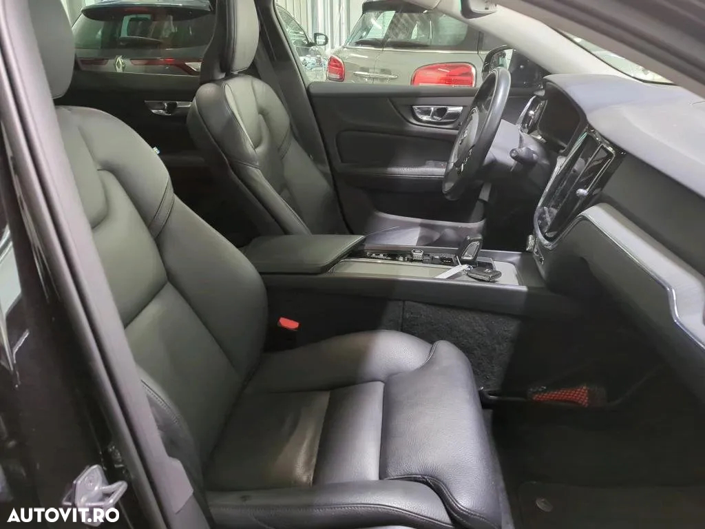 Volvo V60 B5 B AWD Geartronic Momentum Pro - 4