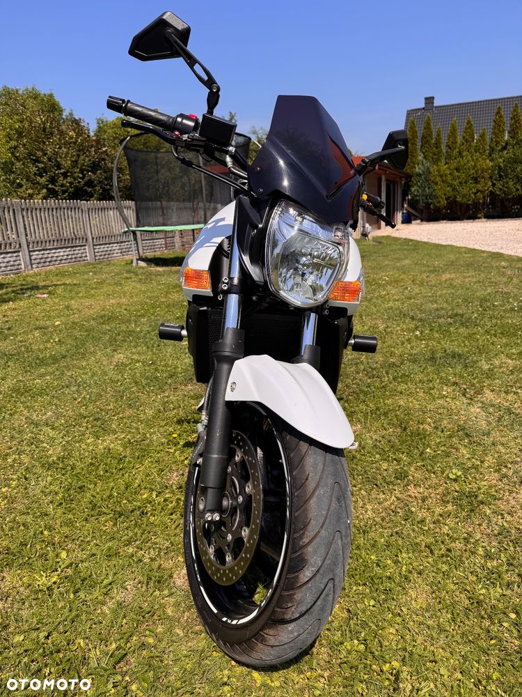 Suzuki GSR - 2