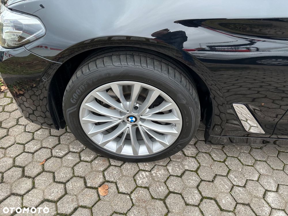 BMW Seria 5 520d Luxury Line sport - 11