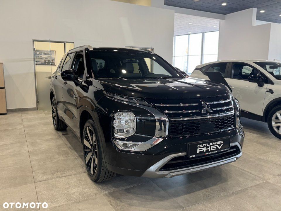 Mitsubishi Outlander - 2