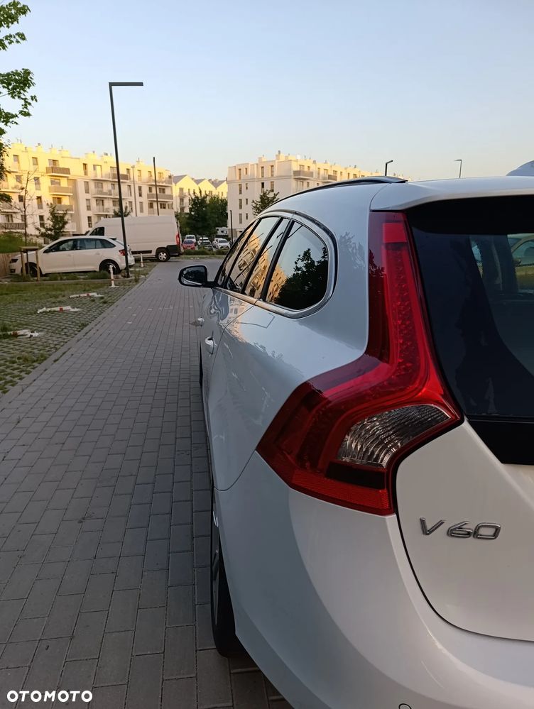 Volvo V60 D4 Kinetic - 8