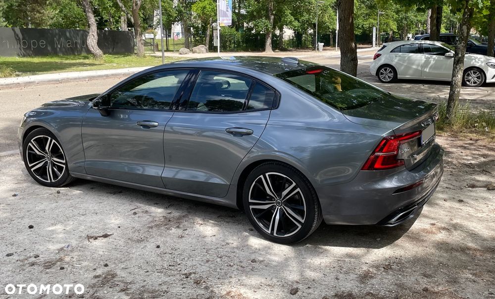 Volvo S60 B4 B R-Design - 2