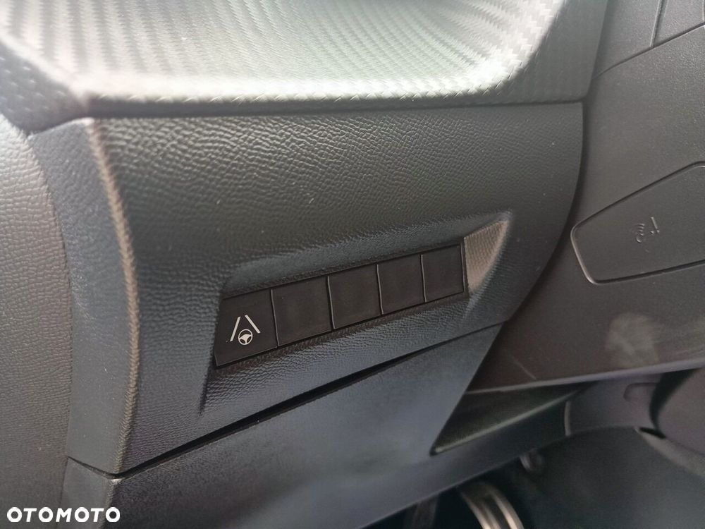 Peugeot 2008 - 19