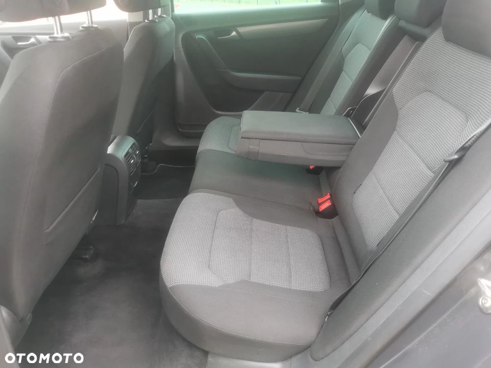 Volkswagen Passat Variant 2.0 Blue TDI SCR Highline - 10