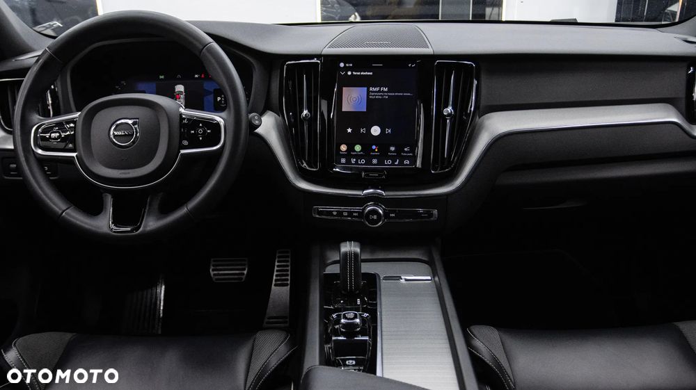 Volvo XC 60 B4 B R-Design - 17