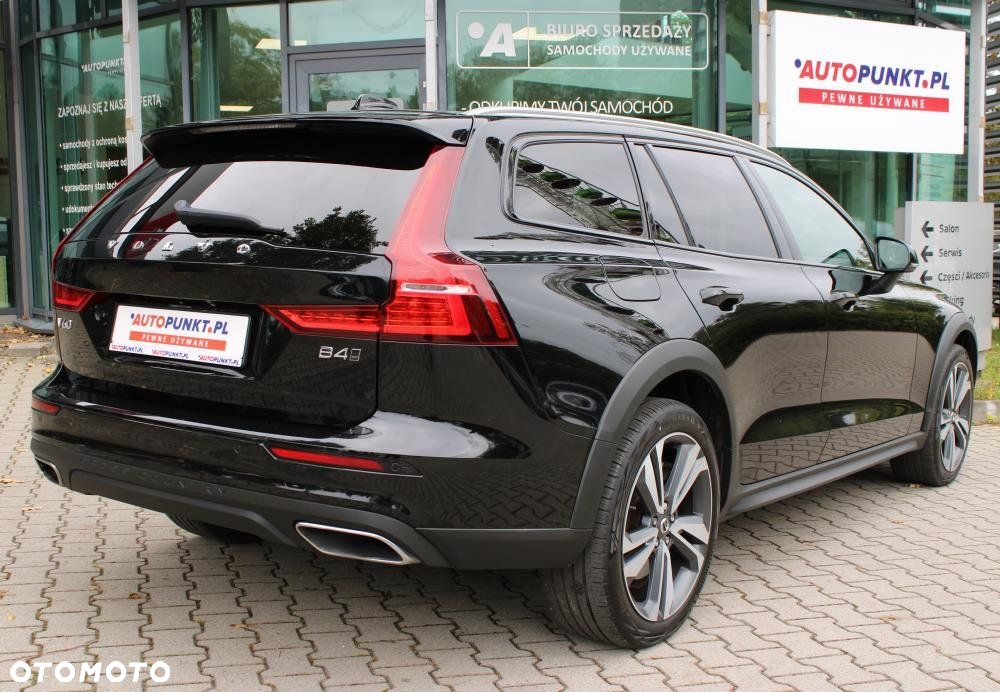 Volvo V60 Cross Country - 5
