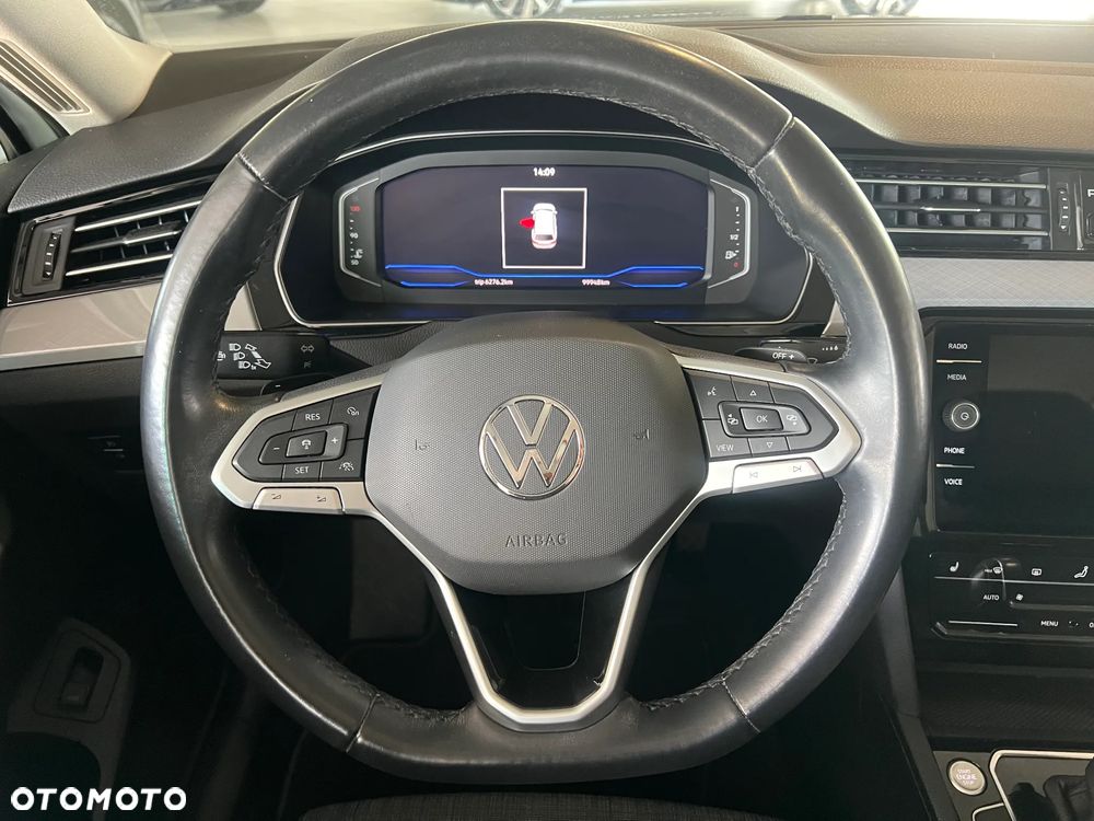 Volkswagen Passat Variant 2.0 TDI EVO Business DSG - 9