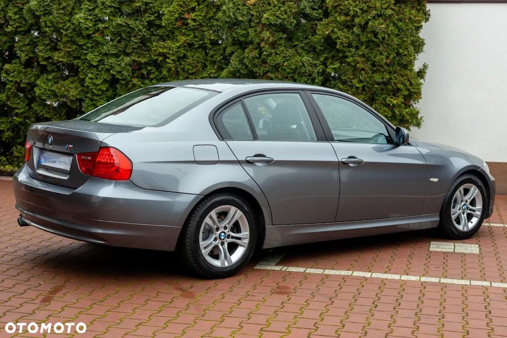 BMW Seria 3 318i Edition Sport - 14