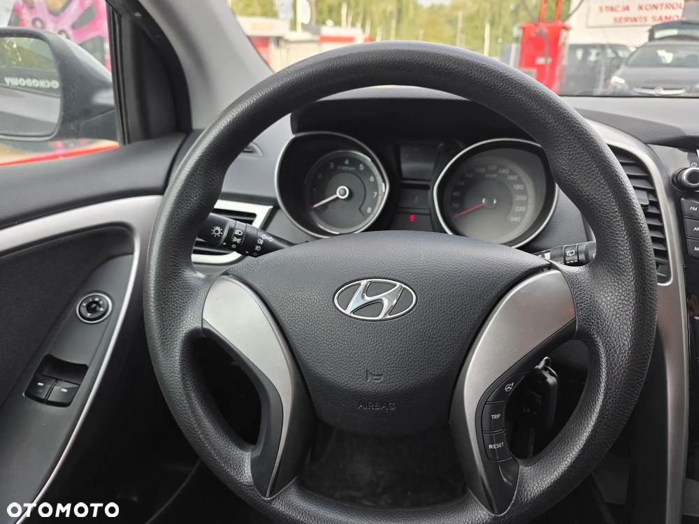 Hyundai i30 1.4 Trend - 11