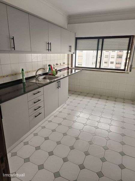 Alugo T1 em Massamá - Grande imagem: 3/10