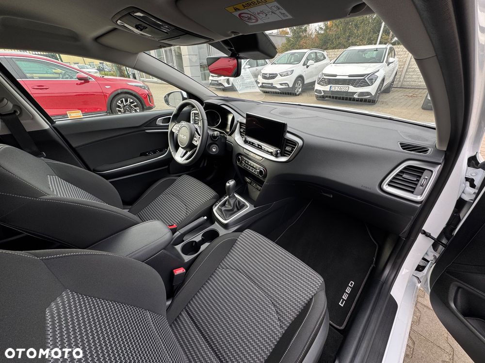 Kia Ceed 1.5 T-GDI M - 16