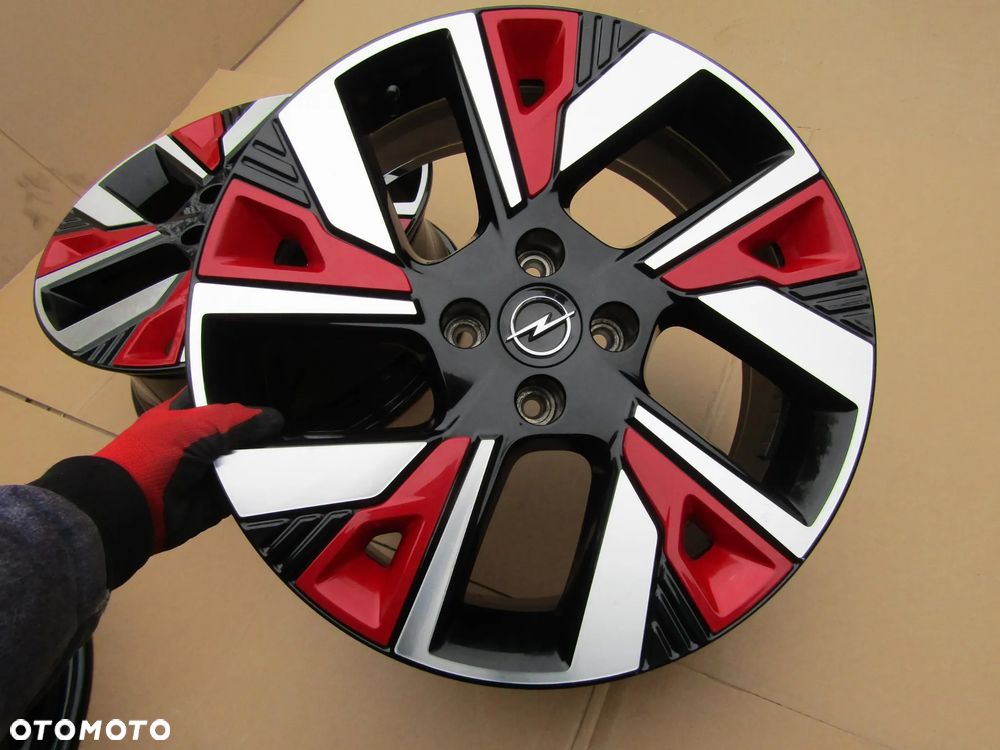 4x Felgi Aluminiowe 18 Opel Mokka II B Corsa F Peugeot 2008 II 2008 5008 Citroen DS3 DS4 C4 Cactus C3 II III 7 j 4x108 ET35 - 24