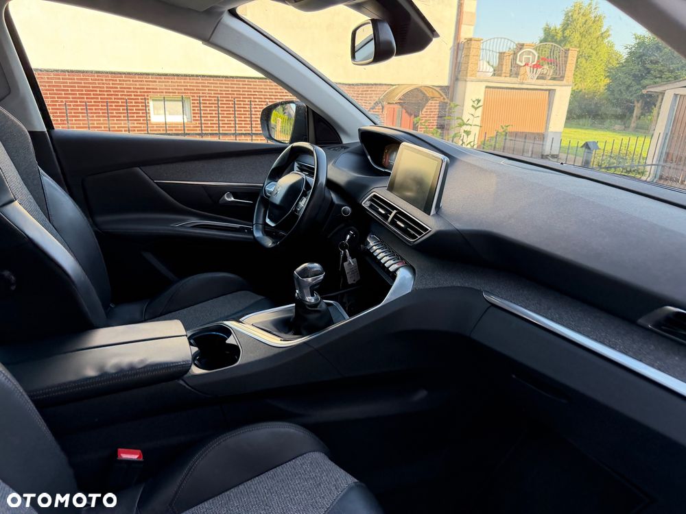 Peugeot 3008 1.6 BlueHDi Allure S&S - 16
