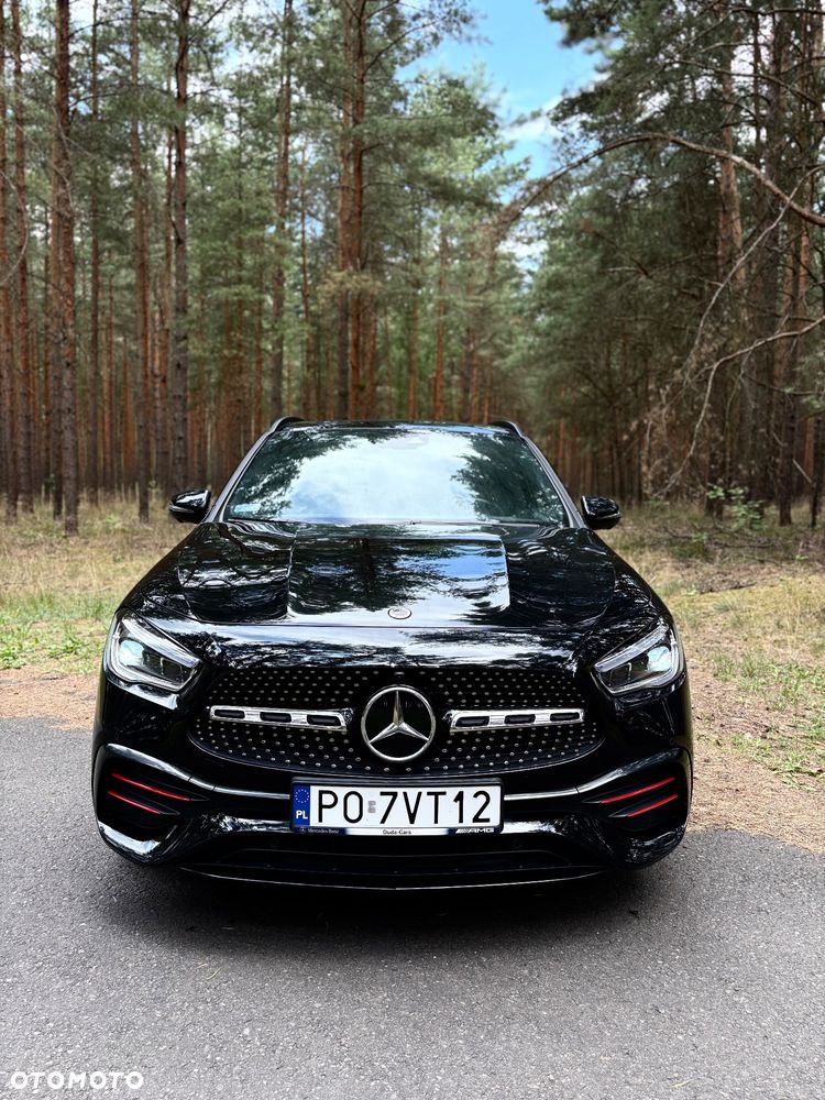 Mercedes-Benz GLA 200 4-Matic Edition 1 - 3