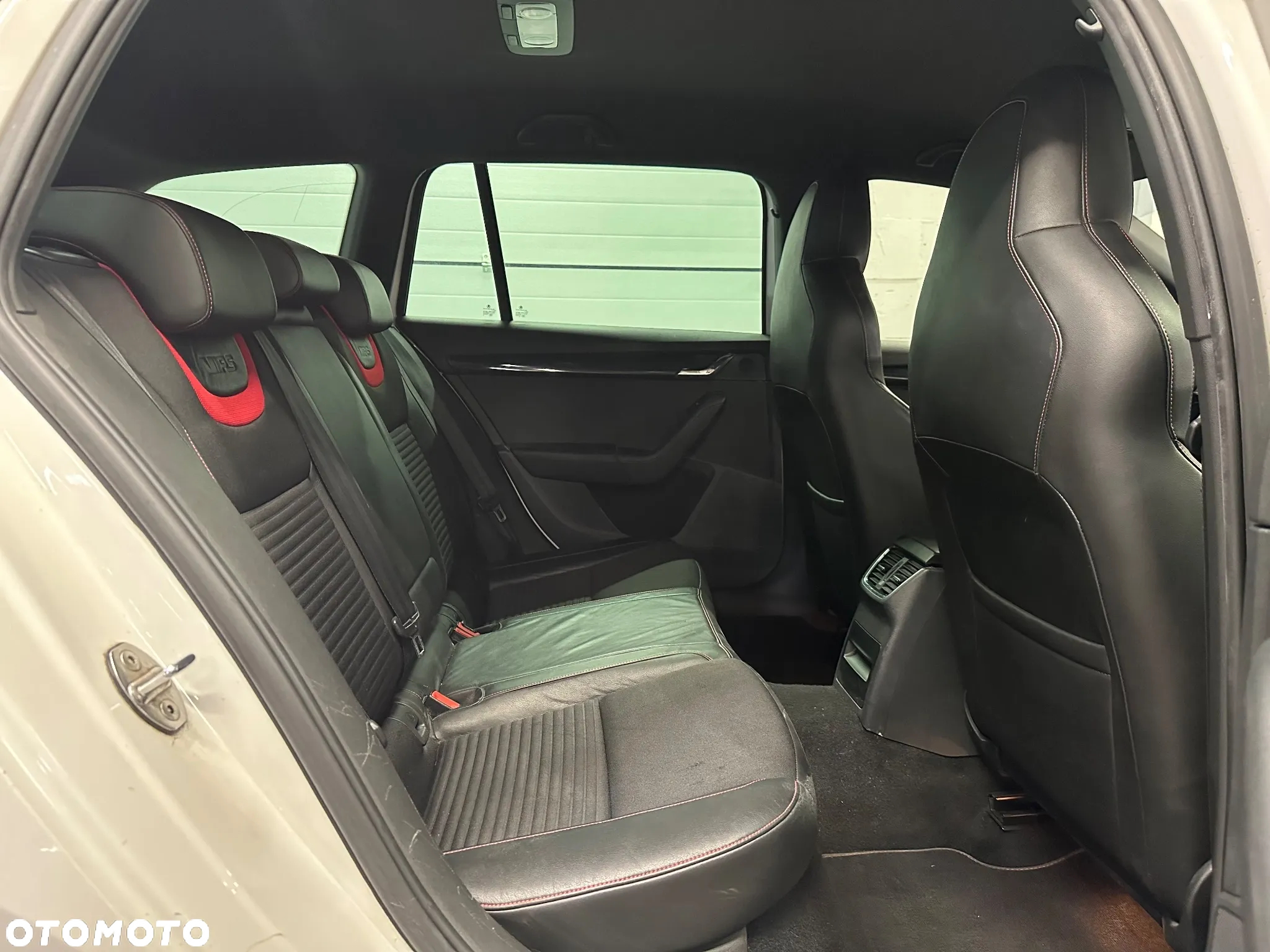 Skoda Octavia Combi 2.0 TDI RS - 21