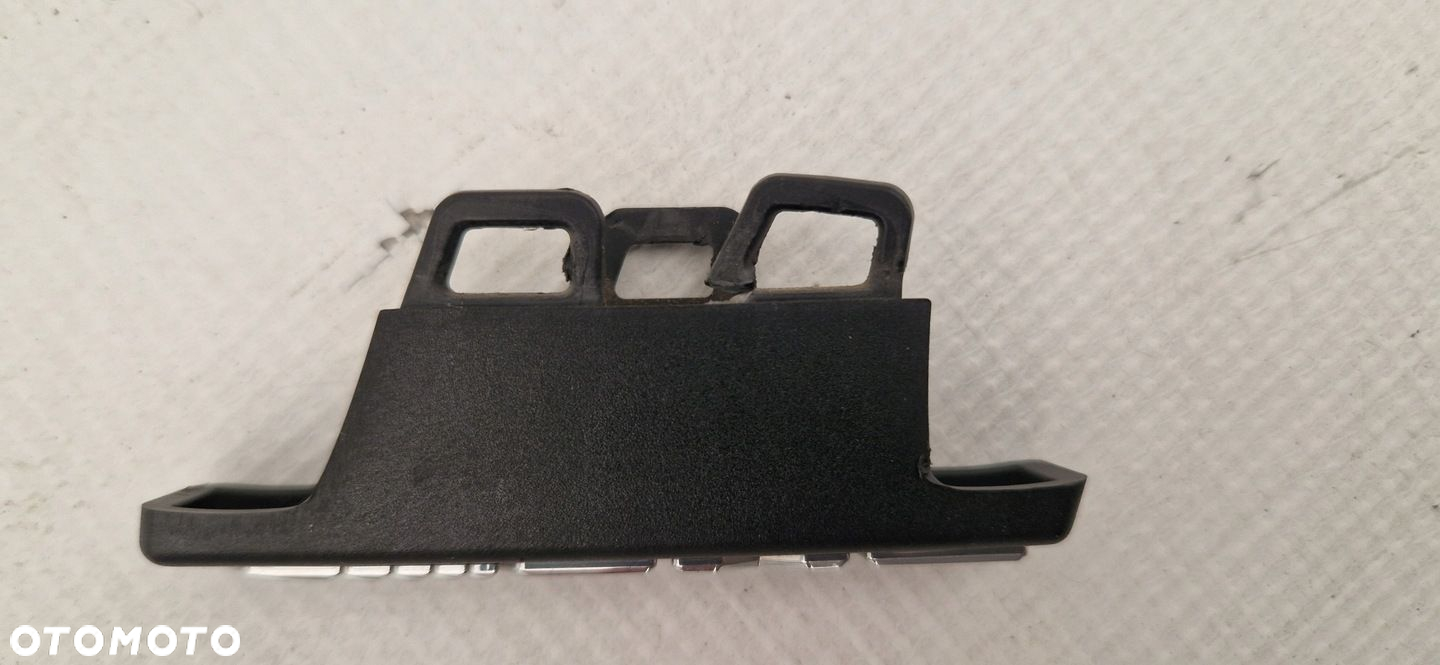 MERCEDES GLC 253 AMG LOGO EMBLEMAT ZNACZEK Z ATRAPY - 3