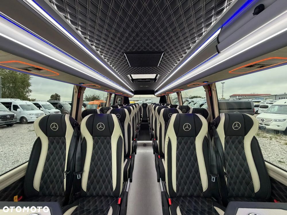 Mercedes-Benz Sprinter 519 - 22