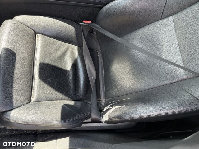 Mercedes-Benz Klasa E 220 d 9G-TRONIC - 8