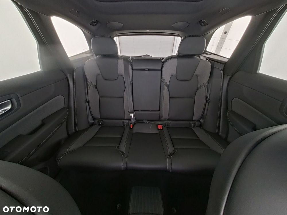 Volvo XC 60 T8 Plug-In Hybrid AWD Plus Black Edition - 7