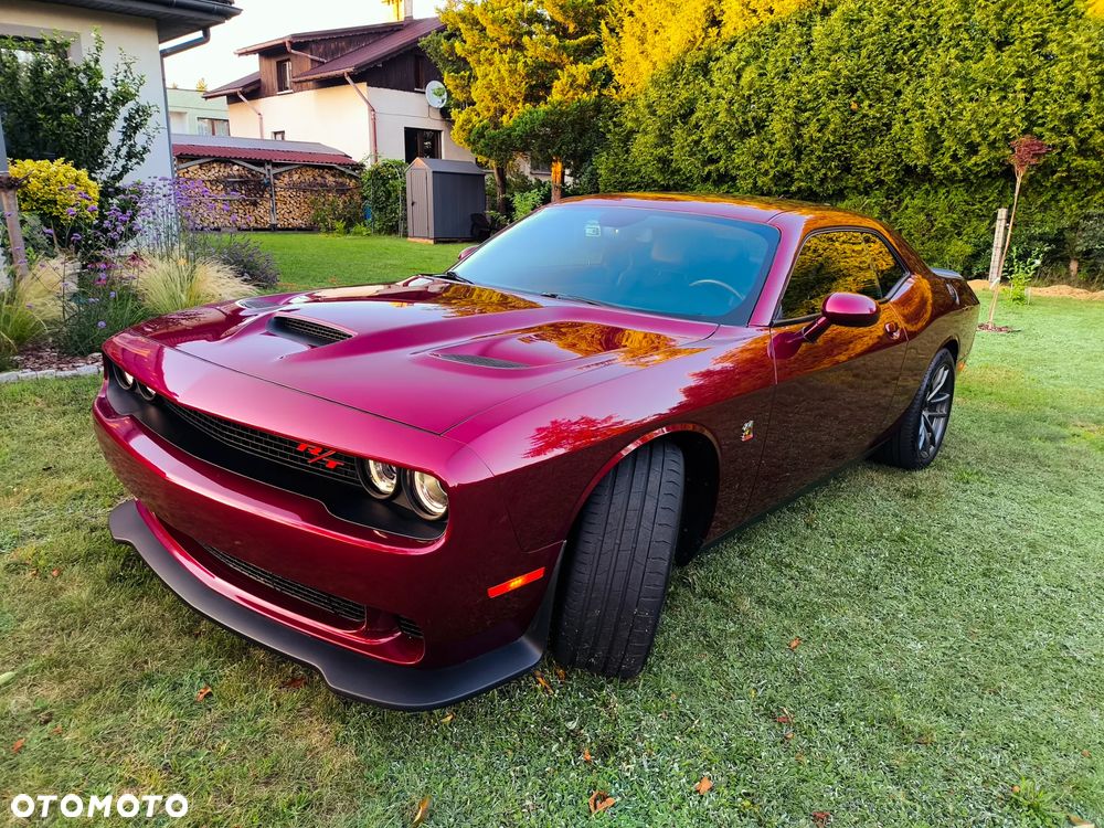 Dodge Challenger - 34
