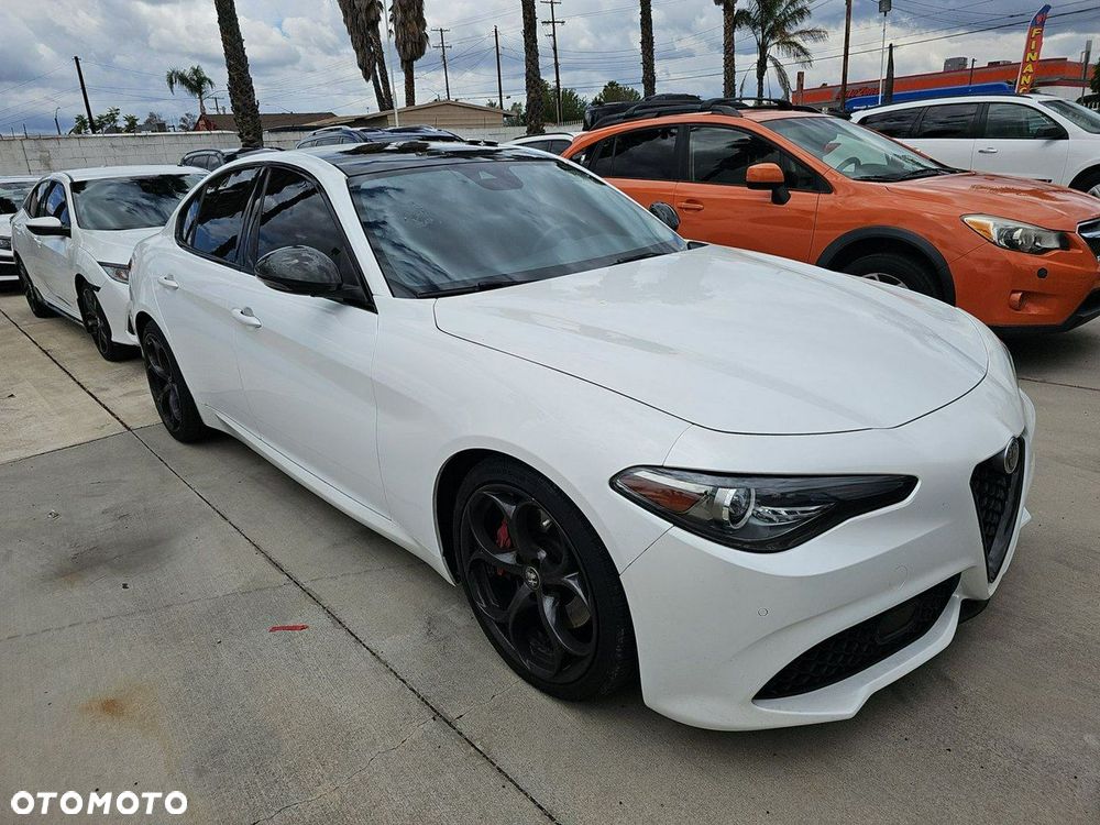 Alfa Romeo Giulia - 1