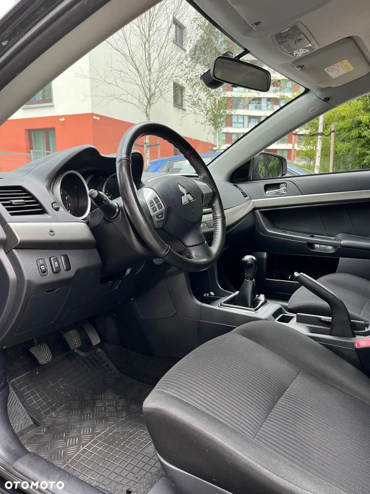 Mitsubishi Lancer 1.6 Invite - 10