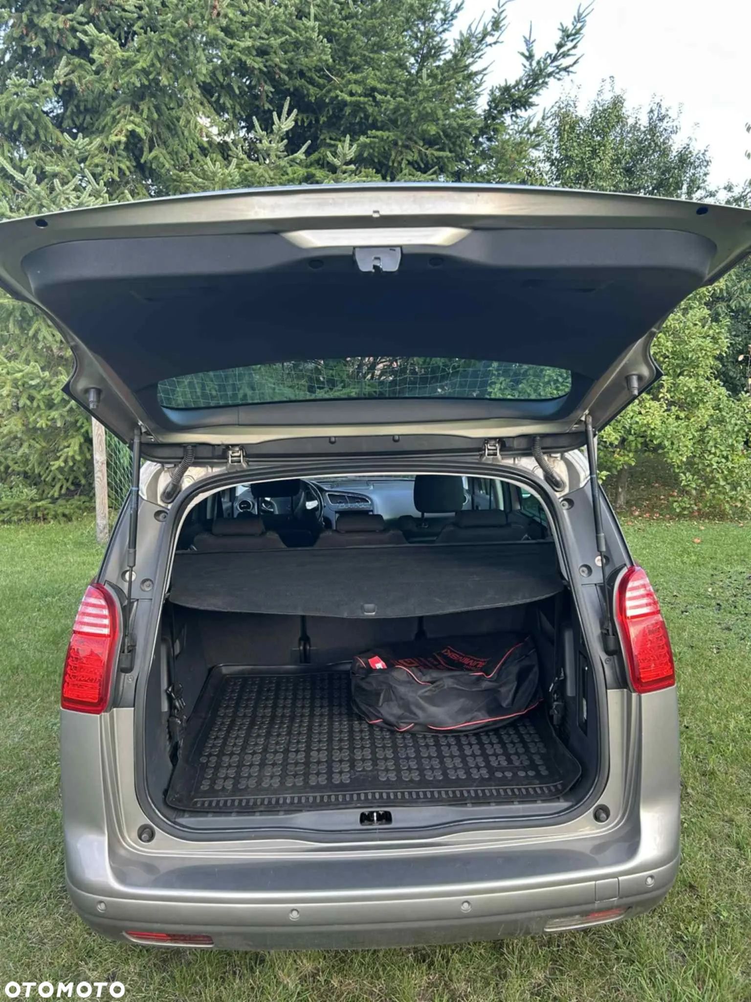 Peugeot 5008 - 5