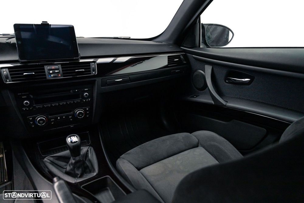 BMW 320 d Coupe Edição M - 17