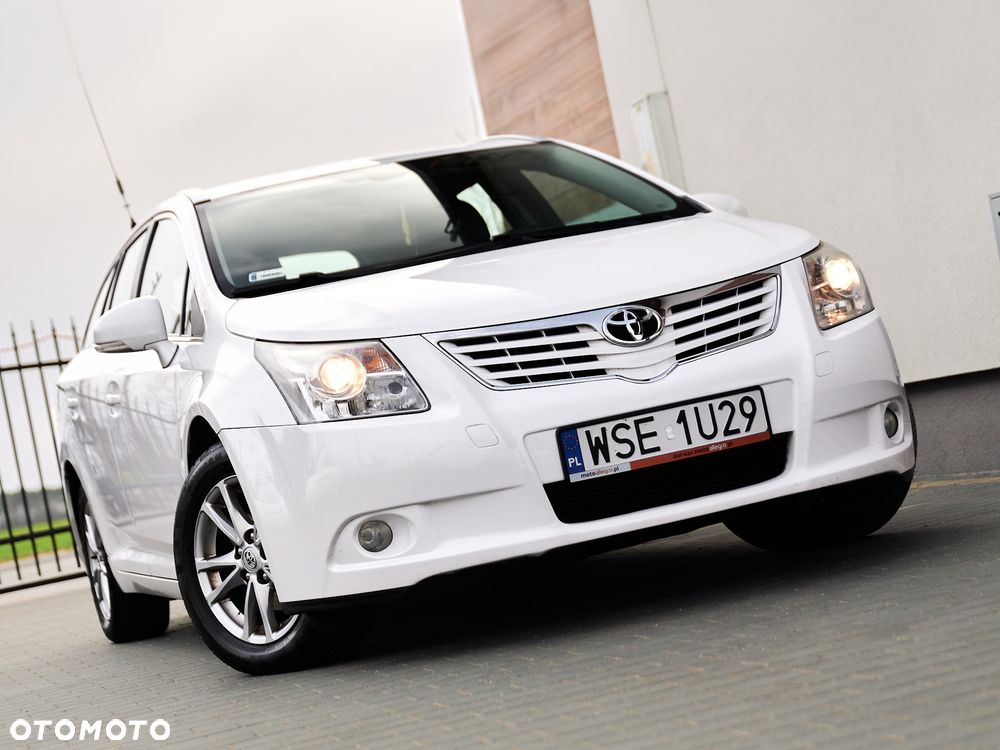 Toyota Avensis 2.0 D-4D Executive - 1