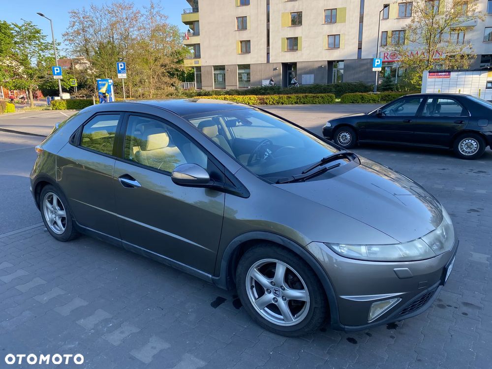 Honda Civic 1.8 Executive - 11