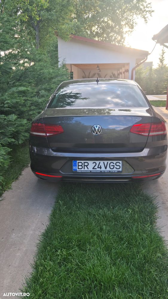 Volkswagen Passat - 4