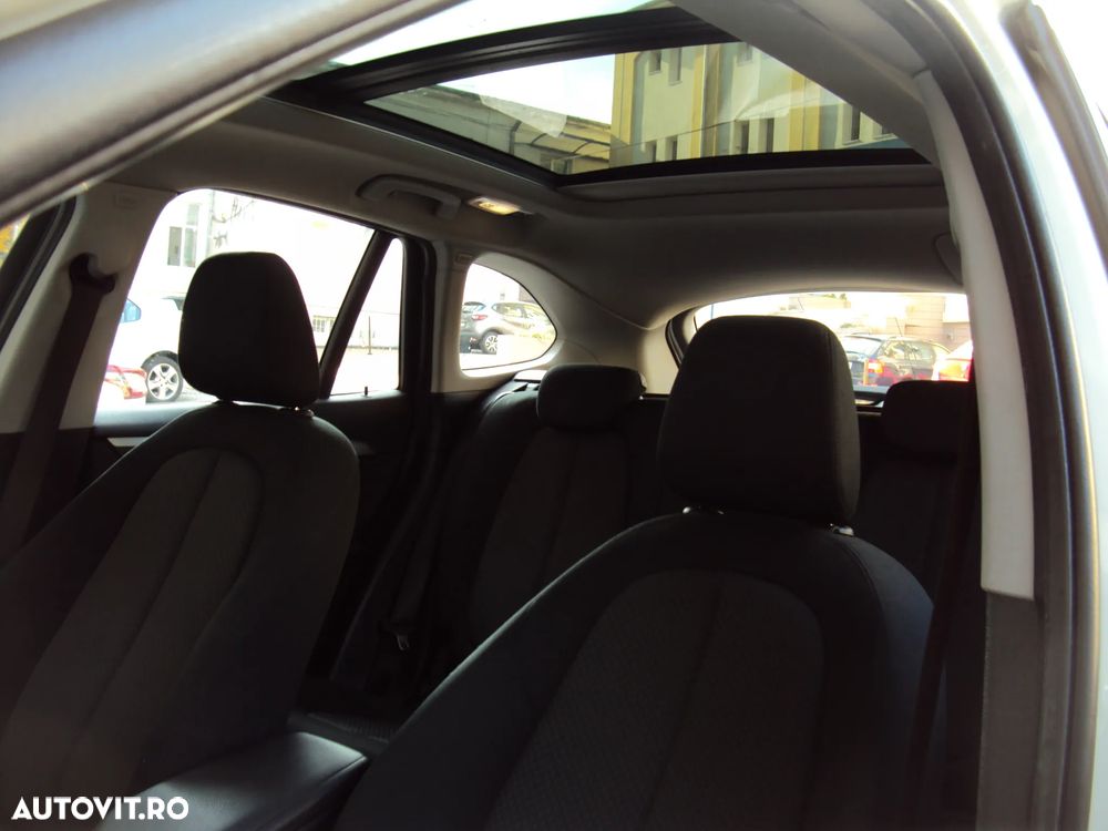 BMW X1 xDrive20i AT Standard - 9
