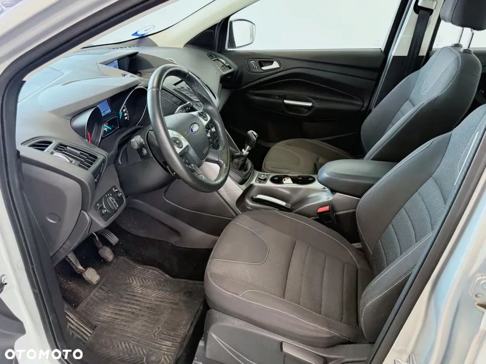 Ford Kuga - 12