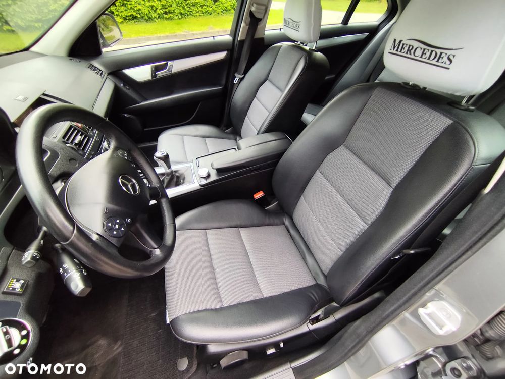 Mercedes-Benz Klasa C 180 BlueEFFICIENCY Avantgarde - 26