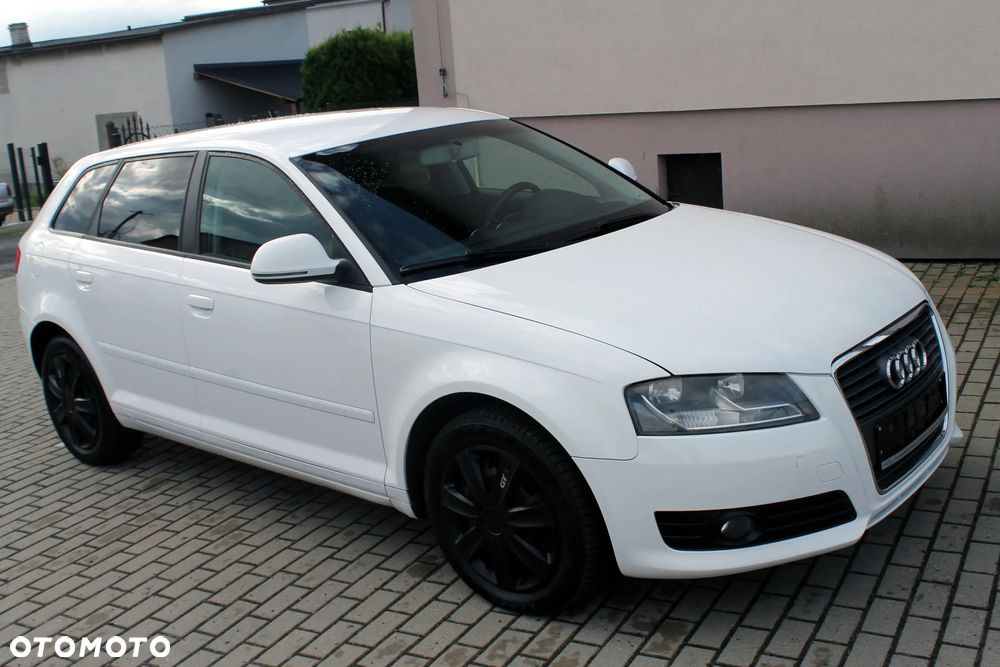 Audi A3 Sportback 1.6 Ambiente - 4