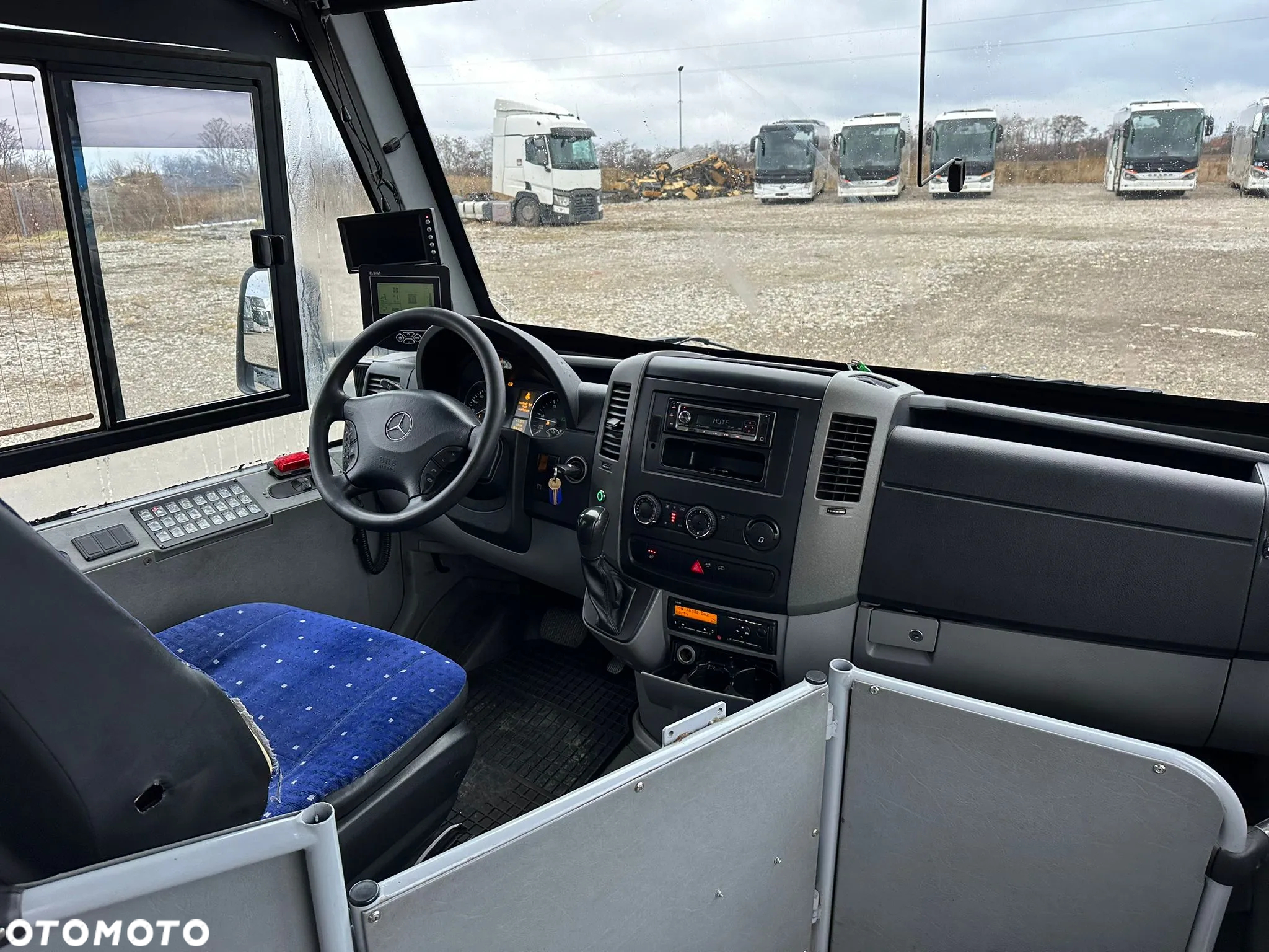 Mercedes-Benz Sprinter 516 - 11
