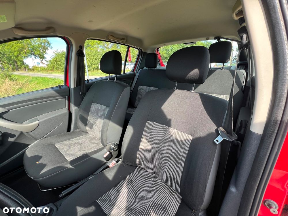 Dacia Sandero - 10